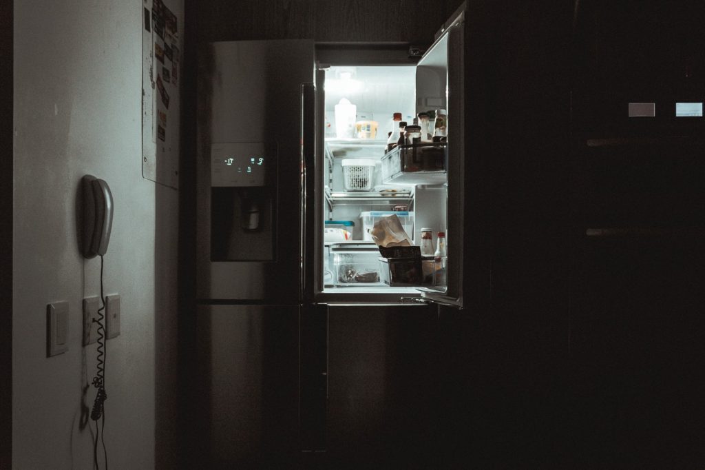 how much does it cost to run a refrigerator in the garage