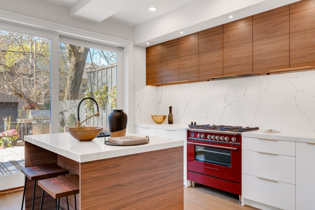 can the kitchen island have a different countertop