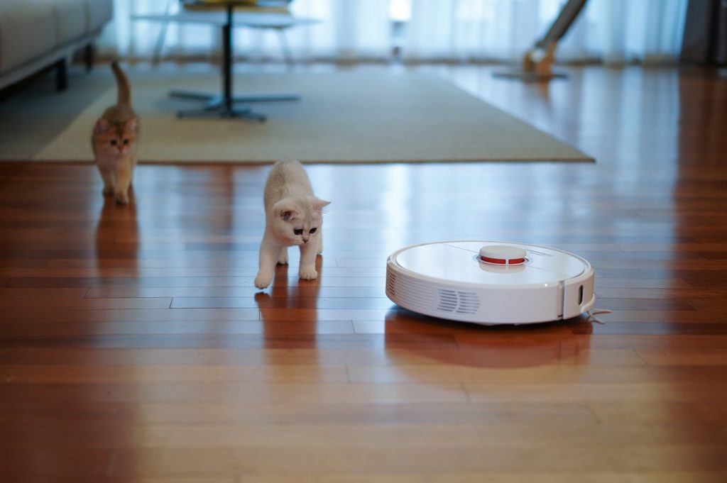 can robot vacuums go from hardwood to carpet