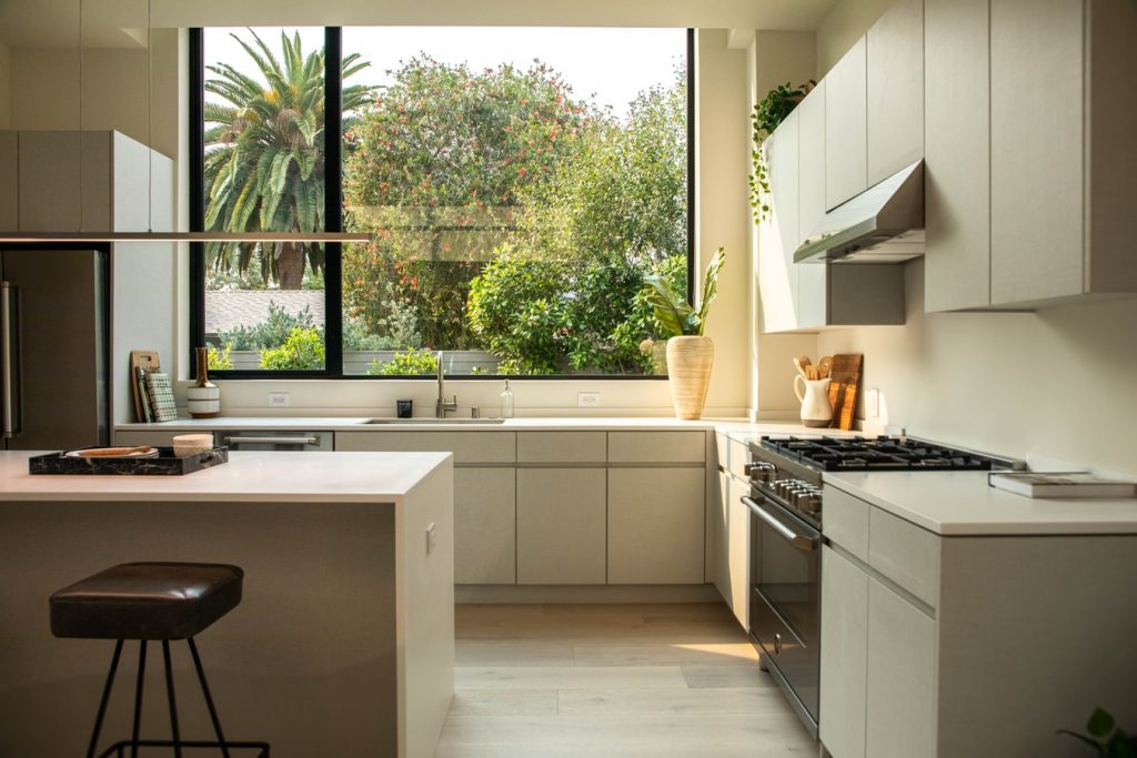 can the kitchen island have a different countertop