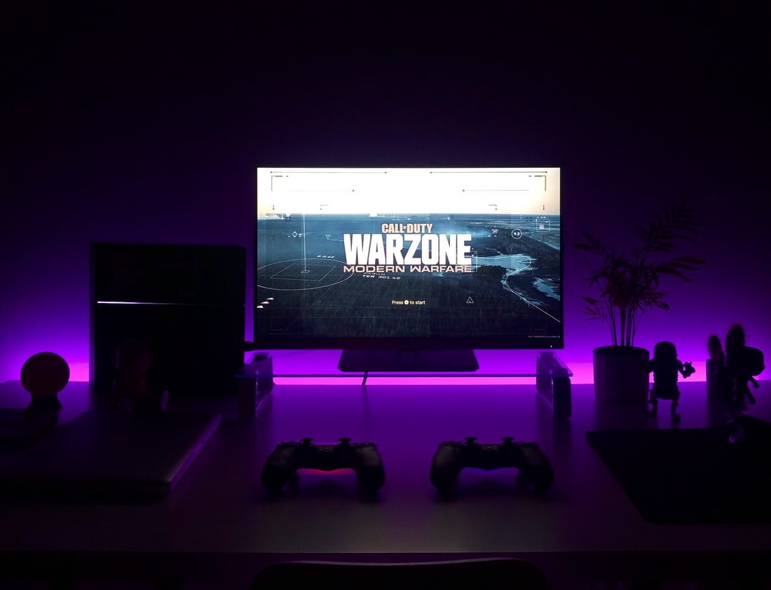 should tv overhang the stand